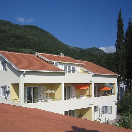 Apartments Viktoria Tivat Exterior foto